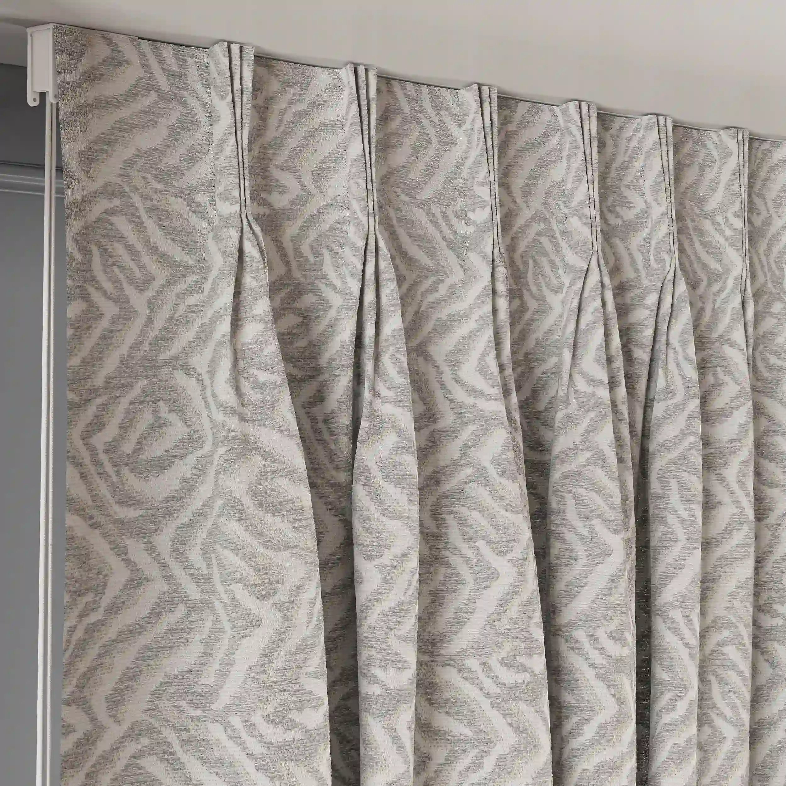 Achim Home Furnishings Windsor Pinch Pleat Pane, 34 da 160 cm, Colore: Argento