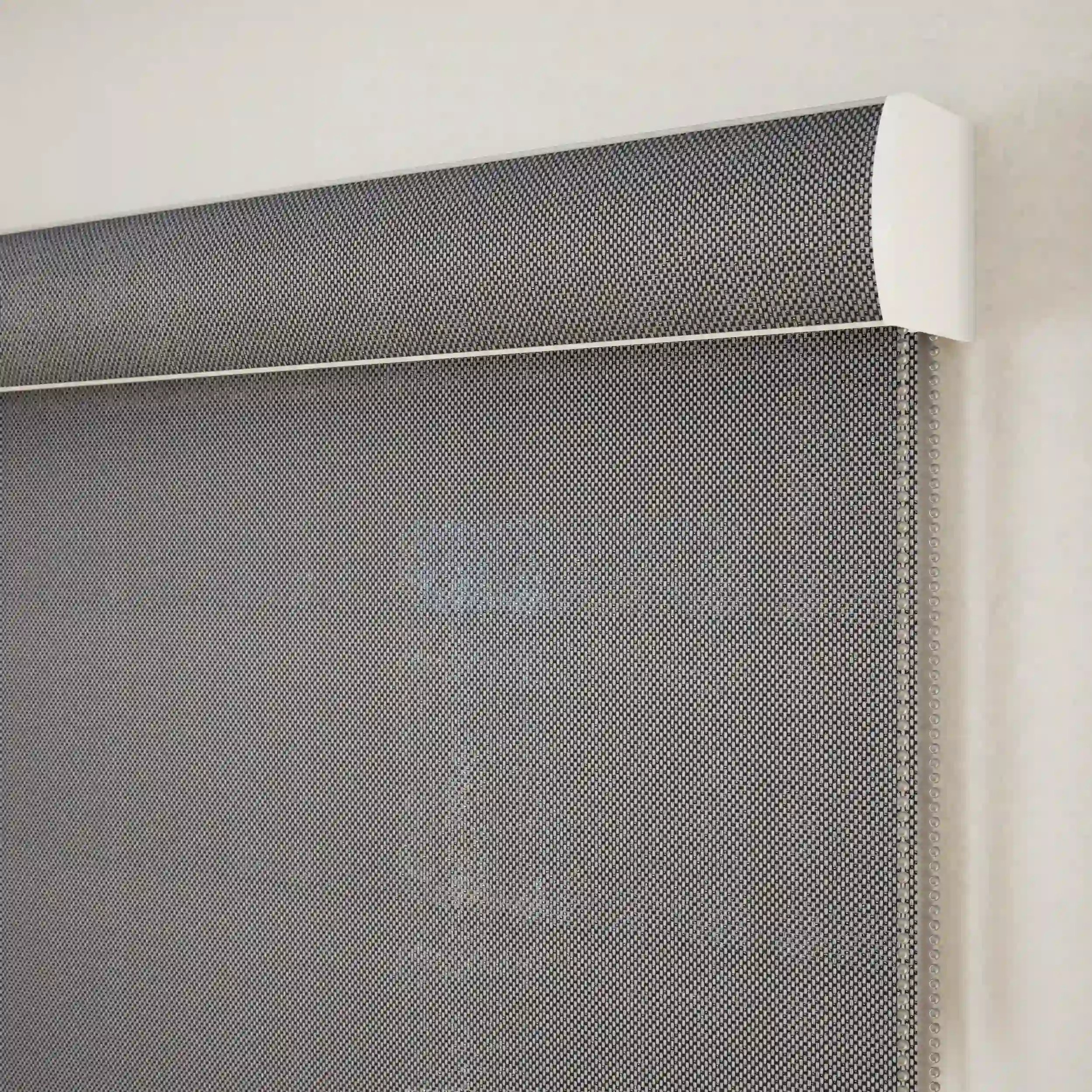 ستائر الرولر للوقاية الشمسية (سن سكرين)